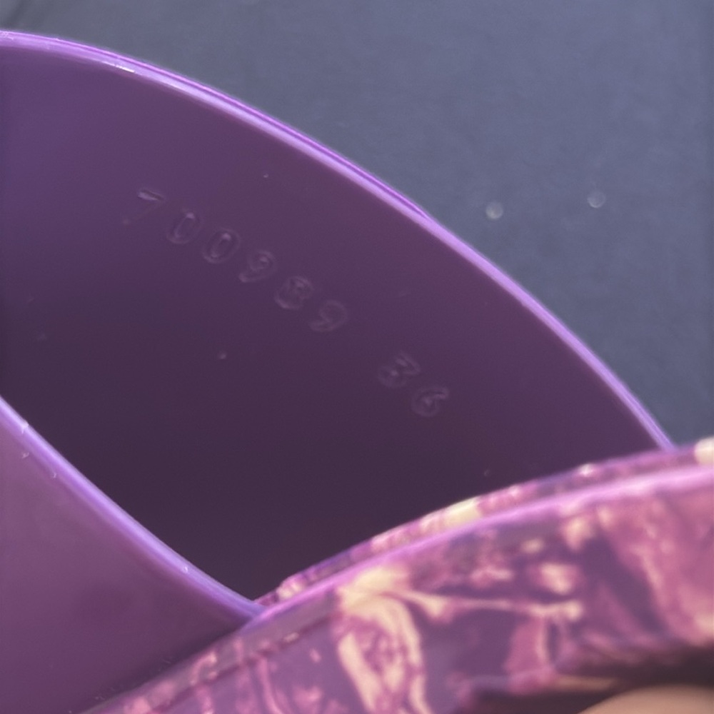 Gucci Rubber Slides - Picture 12 of 14